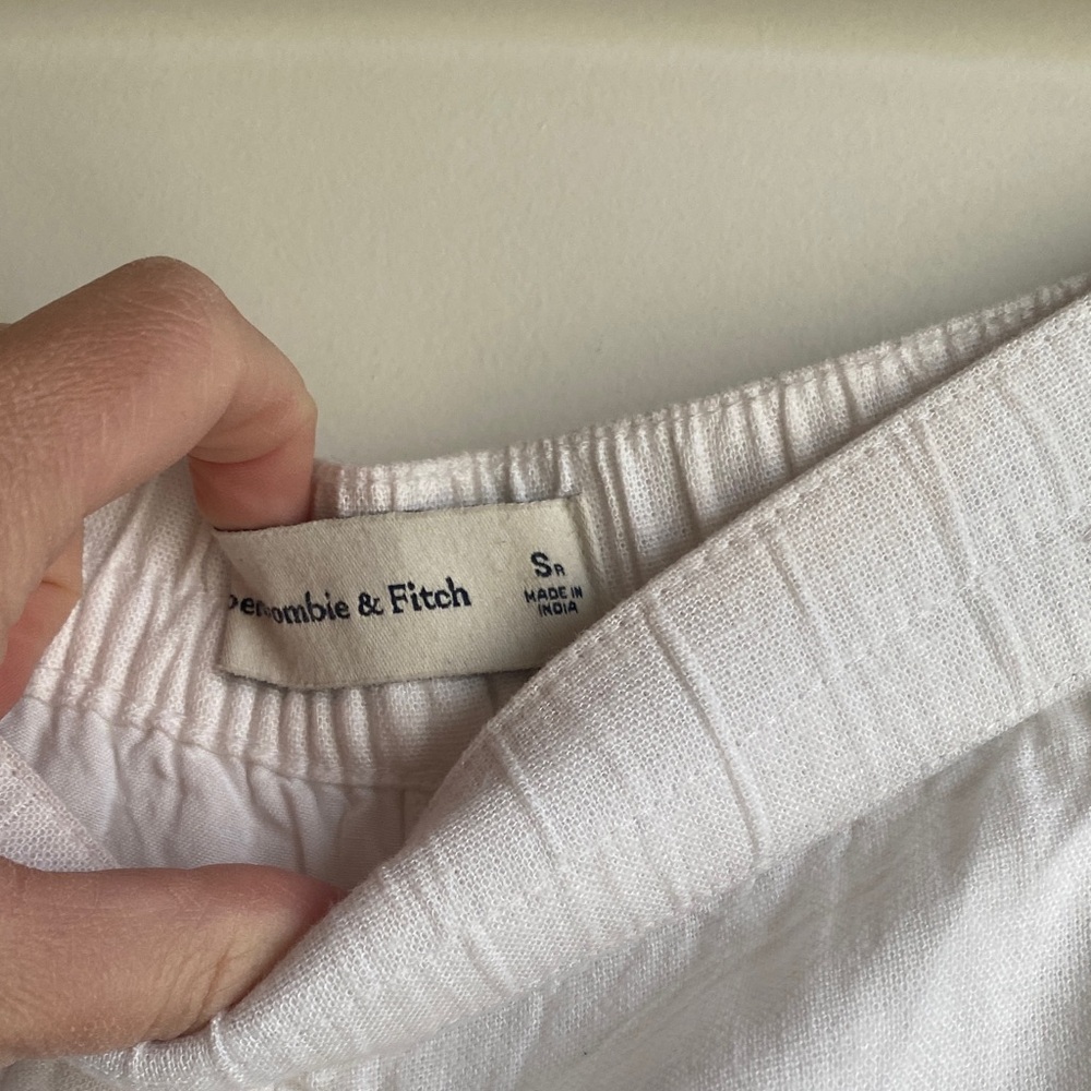 Abercrombie & Fitch White Elastic Waist Linen Pants - Picture 2 of 4